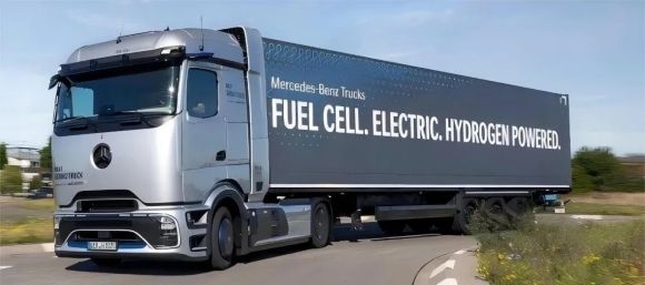 梅赛德斯-奔驰卡车 推出NextGenH2液氢燃料电池重卡，性能对标柴油车